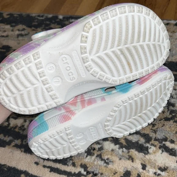Tie Dye Crocs - Picture 4 of 4
